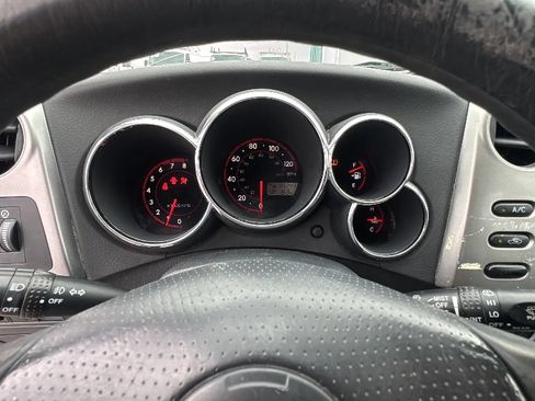 Used 2008 Pontiac Vibe w/ Sport Package FWD image 13