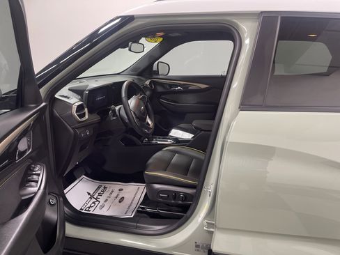 Used 2024 Chevrolet TrailBlazer ACTIV w/ Convenience Package image 9