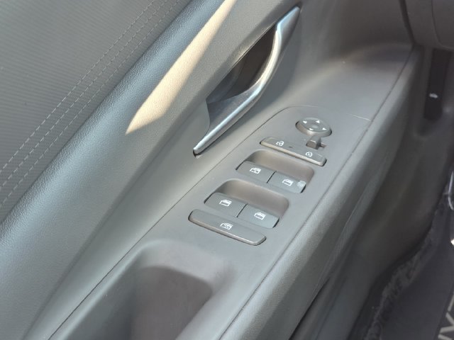 Used 2024 Hyundai Elantra SEL FWD image 18