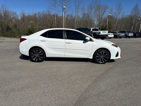 Used 2017 Toyota Corolla SE FWD image 3
