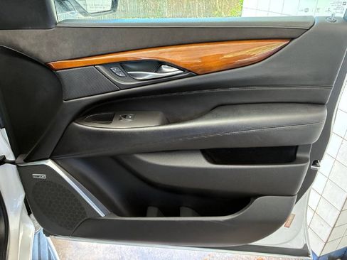 Used 2017 Cadillac Escalade ESV Premium Luxury image 18
