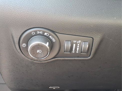 Used 2024 Jeep Compass Limited AWD/4WD image 19