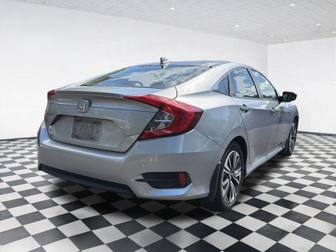 Used 2017 Honda Civic EX-T image 4