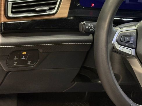 Used 2024 Volkswagen Atlas SE image 15