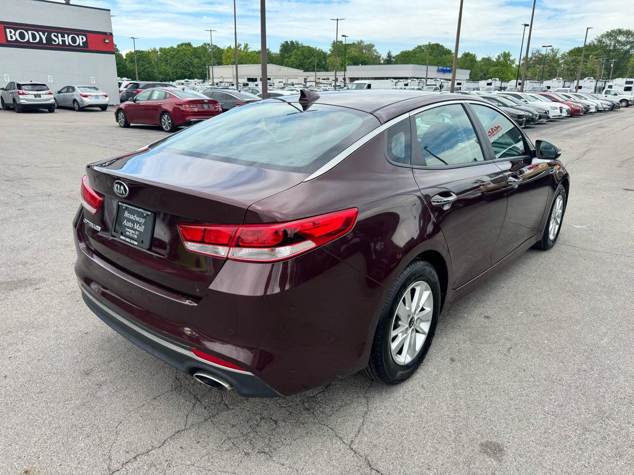 Used 2018 Kia Optima LX FWD image 3