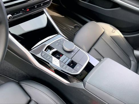 Used 2024 BMW 330i Sedan w/ Convenience Package image 15