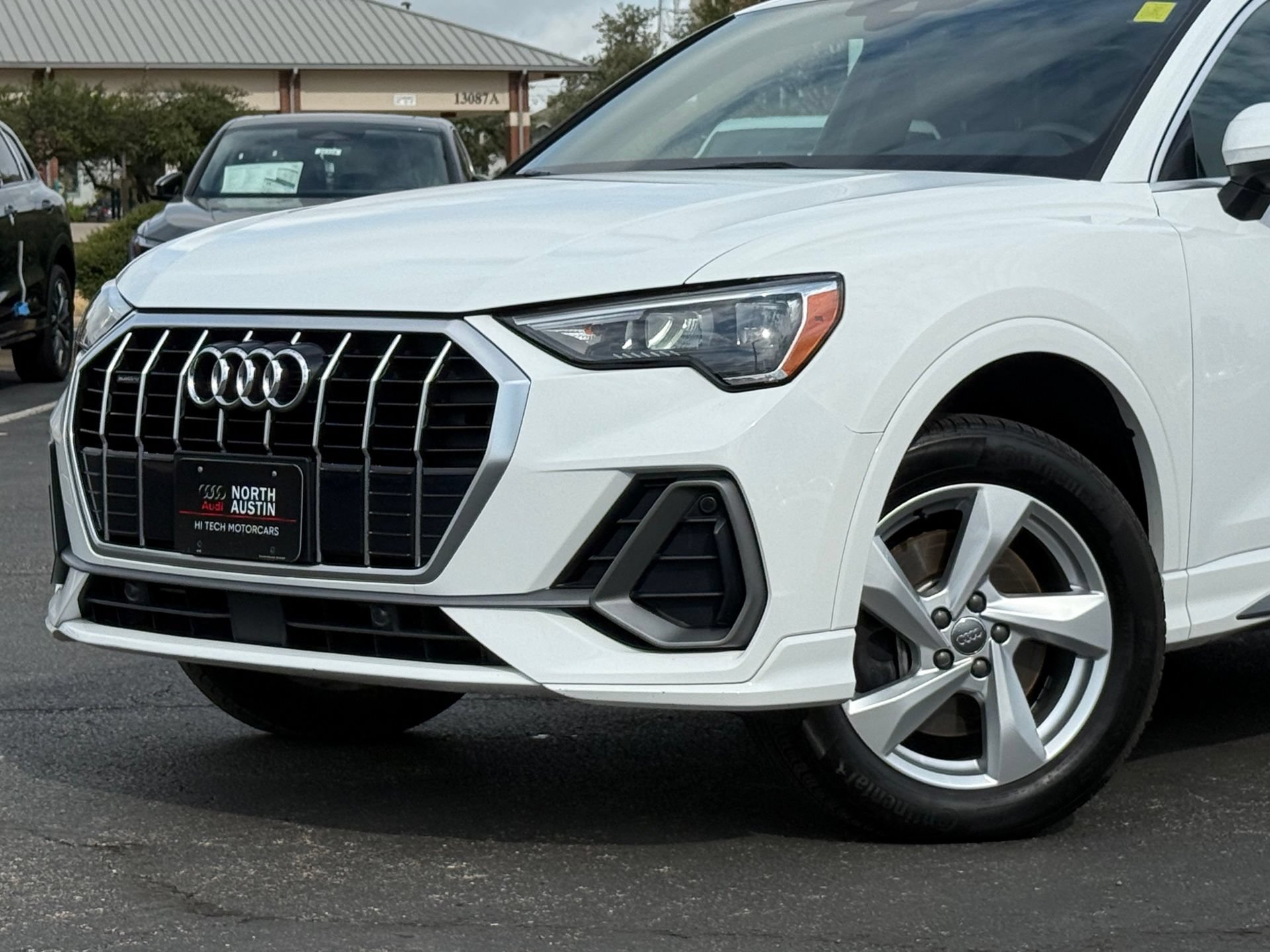 Used 2021 Audi Q3 2.0T Premium w/ Convenience Package AWD/4WD image 2