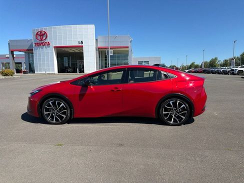 Used 2024 Toyota Prius Prime FWD image 10