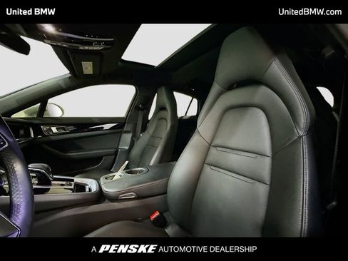 Used 2019 Porsche Panamera 4 image 5