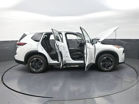 Used 2024 Nissan Rogue SV FWD image 46