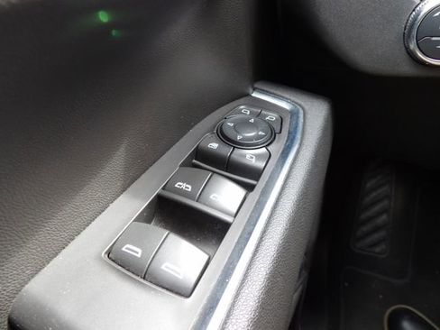 Used 2025 GMC Sierra 1500 SLT image 24