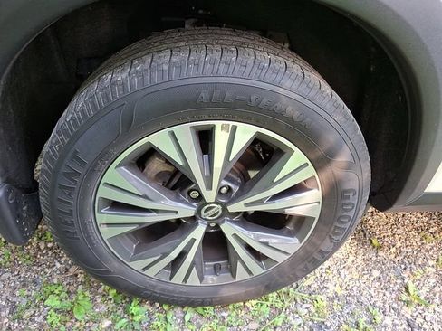 Used 2021 Nissan Rogue SV AWD/4WD image 7