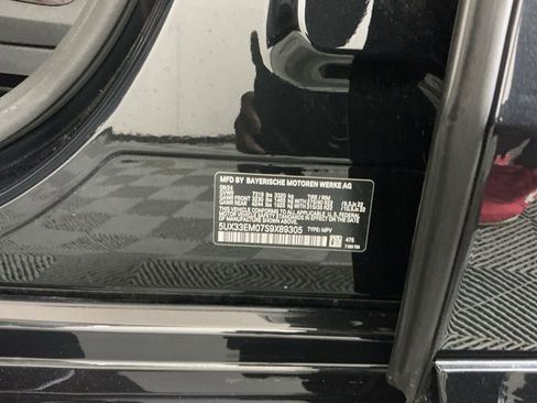 Certified 2025 BMW X7 M60i image 37