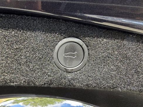 Used 2024 Tesla Model Y Long Range AWD/4WD image 56