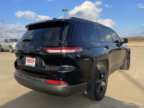 Used 2023 Jeep Grand Cherokee L Limited w/ Black Appearance Package image 4