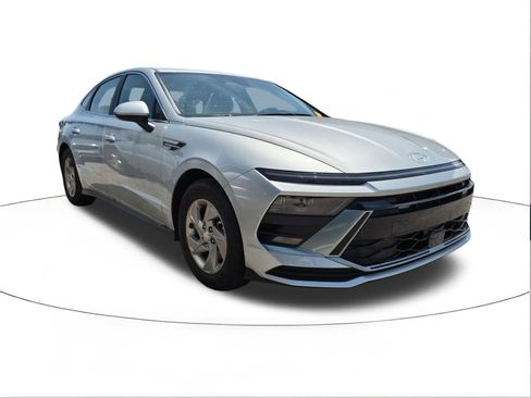 Used 2025 Hyundai Sonata SE FWD image 1