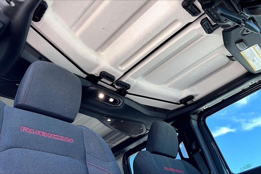 Certified 2025 Jeep Wrangler Unlimited Rubicon w/ Convenience Group AWD/4WD image 14