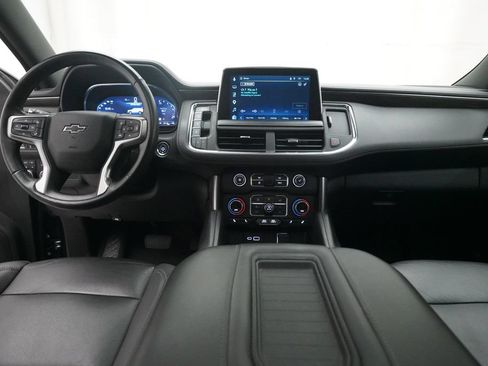 Used 2023 Chevrolet Suburban Z71 w/ Luxury Package AWD/4WD image 4