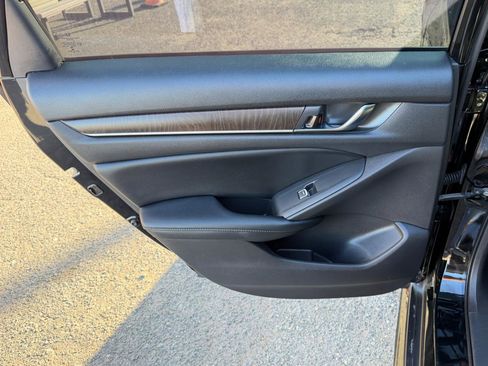 Used 2018 Honda Accord EX-L image 31