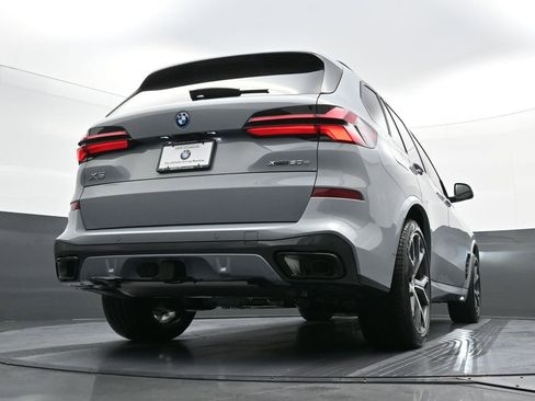 New 2026 BMW X5 xDrive50e w/ Executive Package image 30