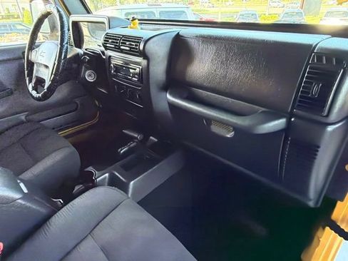 Used 2004 Jeep Wrangler 4WD image 13