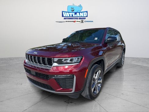 Used 2026 Jeep Grand Cherokee Limited RWD image 1