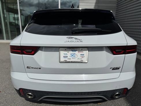 Used 2018 Jaguar E-PACE SE image 4