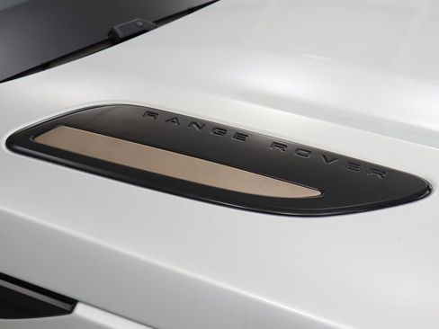 Used 2019 Land Rover Range Rover Velar R-Dynamic SE AWD/4WD image 11