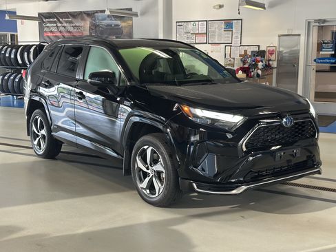 Used 2023 Toyota RAV4 SE w/ Weather & Moonroof Package AWD/4WD image 3
