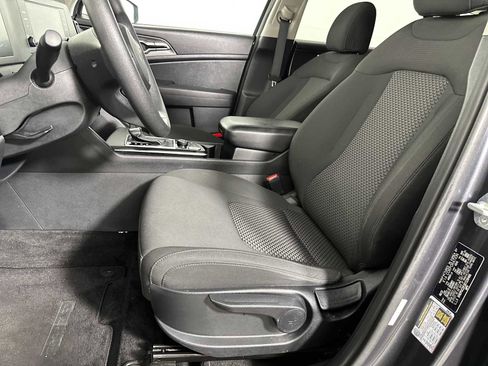 Used 2024 Kia Sportage LX image 11