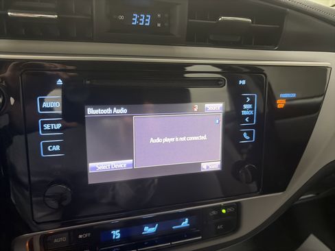 Used 2018 Toyota Corolla LE image 17