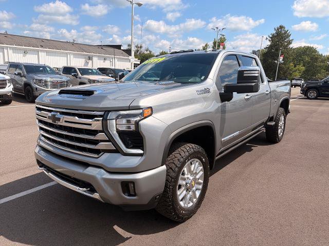 Used 2024 Chevrolet Silverado 3500 High Country w/ High Country Premium Package AWD/4WD image 2