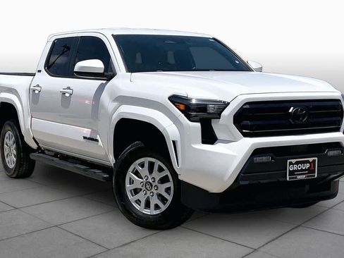 Used 2024 Toyota Tacoma SR5 RWD image 3