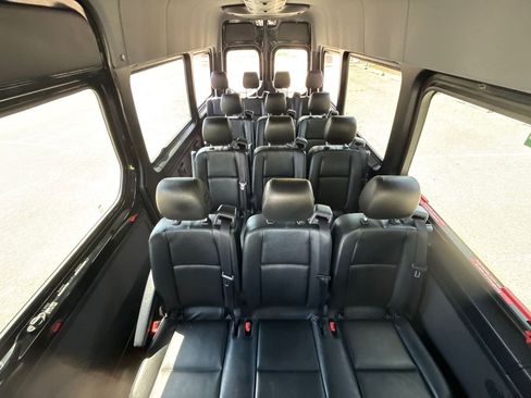 Used 2024 Mercedes-Benz Sprinter 2500 image 26
