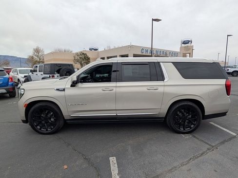 Used 2022 GMC Yukon XL Denali w/ Denali Ultimate Package image 4