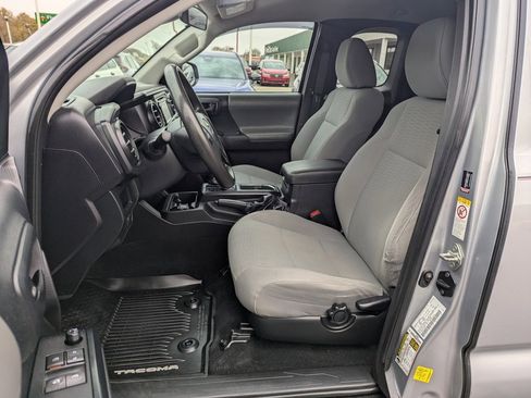 Used 2019 Toyota Tacoma SR w/ SR Convenience Package image 10