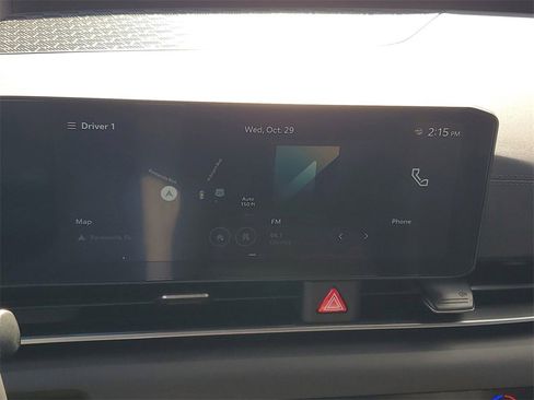 Used 2025 Kia Carnival EX image 15