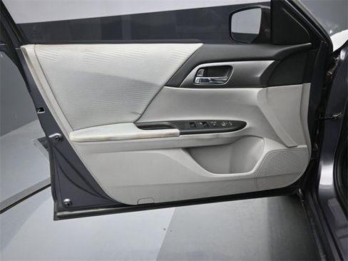 Used 2015 Honda Accord LX image 22