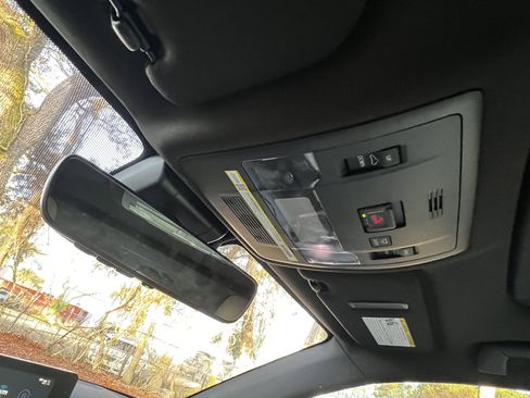 Certified 2025 Lexus IS 350 F Sport image 29