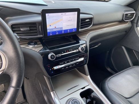 Used 2023 Ford Explorer Limited image 22