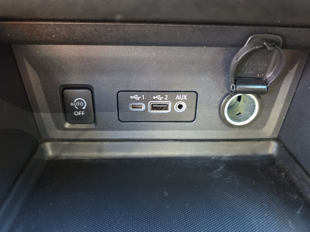 Used 2025 Nissan Sentra SV w/ Trunk Package FWD image 39