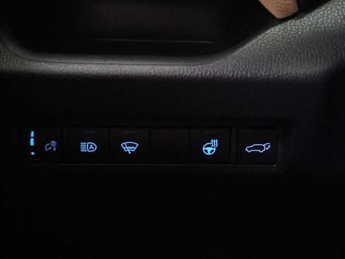 Used 2022 Toyota RAV4 XLE Premium image 41