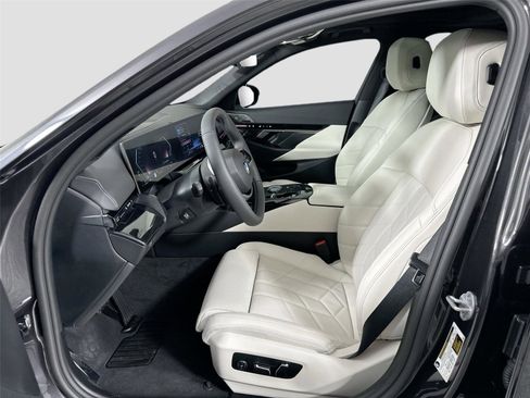 Certified 2026 BMW 530i RWD image 23