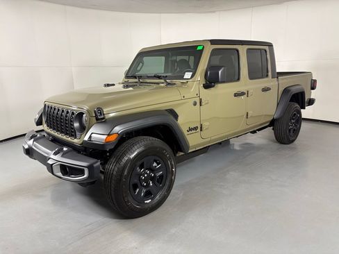 New 2026 Jeep Gladiator Sport AWD/4WD image 4