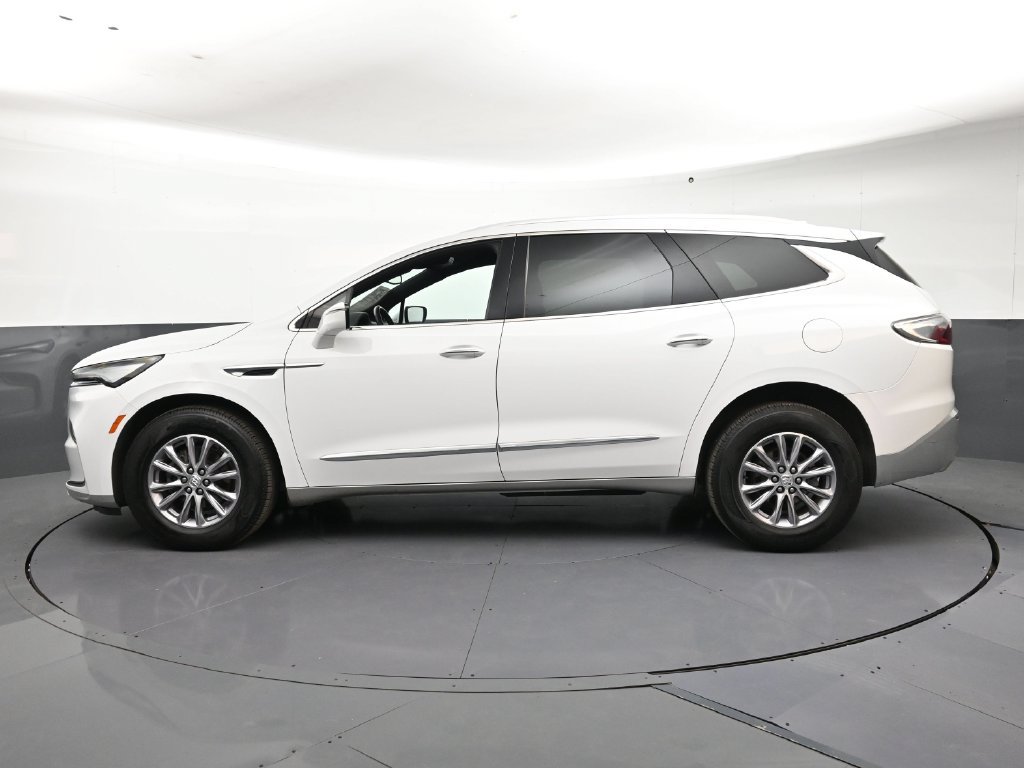 Certified 2024 Buick Enclave Essence AWD/4WD image 2