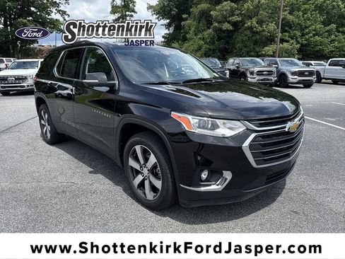 Used 2021 Chevrolet Traverse LT w/ LT Premium Package FWD image 1