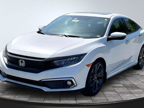 Used 2019 Honda Civic Touring image 12