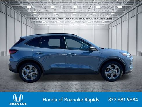 Used 2025 Ford Escape ST-Line FWD image 8
