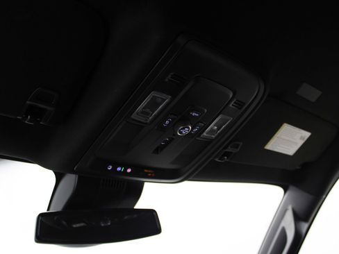 Used 2025 GMC Yukon Denali image 27