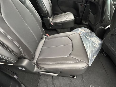 New 2026 Chrysler Voyager LX image 38